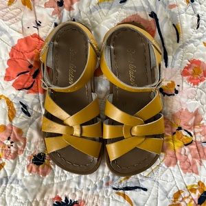 Saltwater sandal in Mustard (girls size 11)